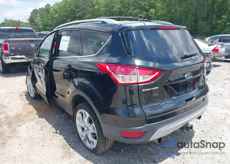 2013 Ford Escape Titanium z USA, uszkodzony, nr VIN 1FMCU9J97DUB91431